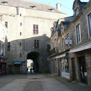 ruelles typiquement bretonnes de la ville de guérande
